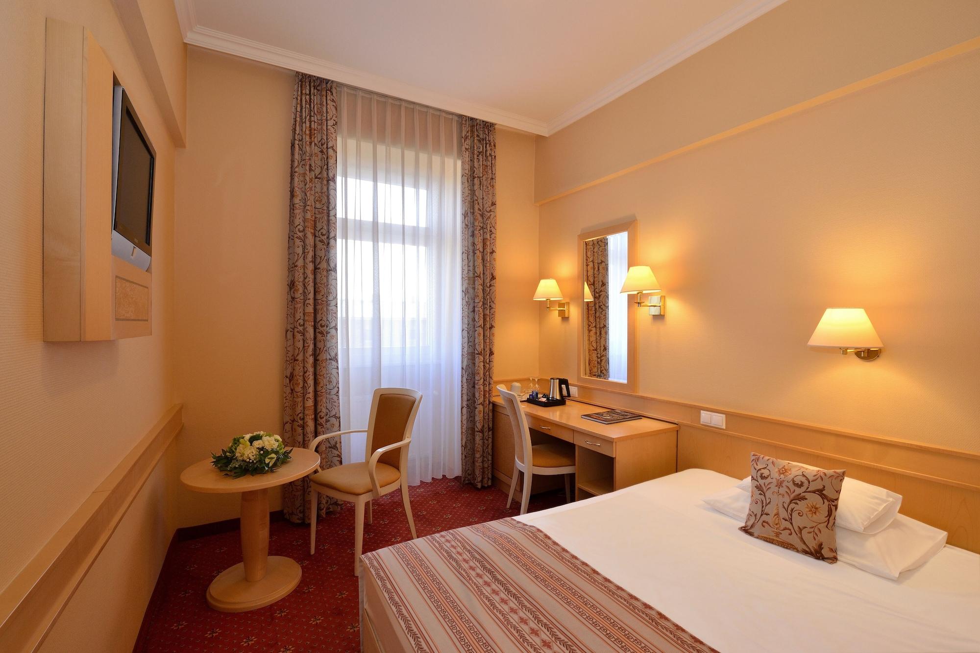 Palatinus Grand Hotel Πετς Εξωτερικό φωτογραφία