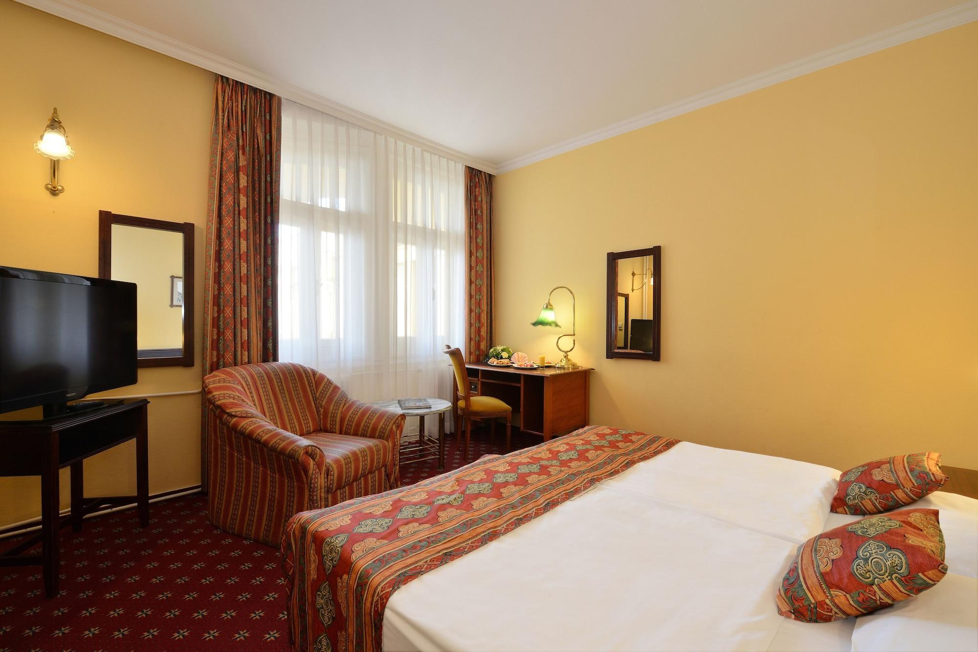 Palatinus Grand Hotel Πετς Εξωτερικό φωτογραφία
