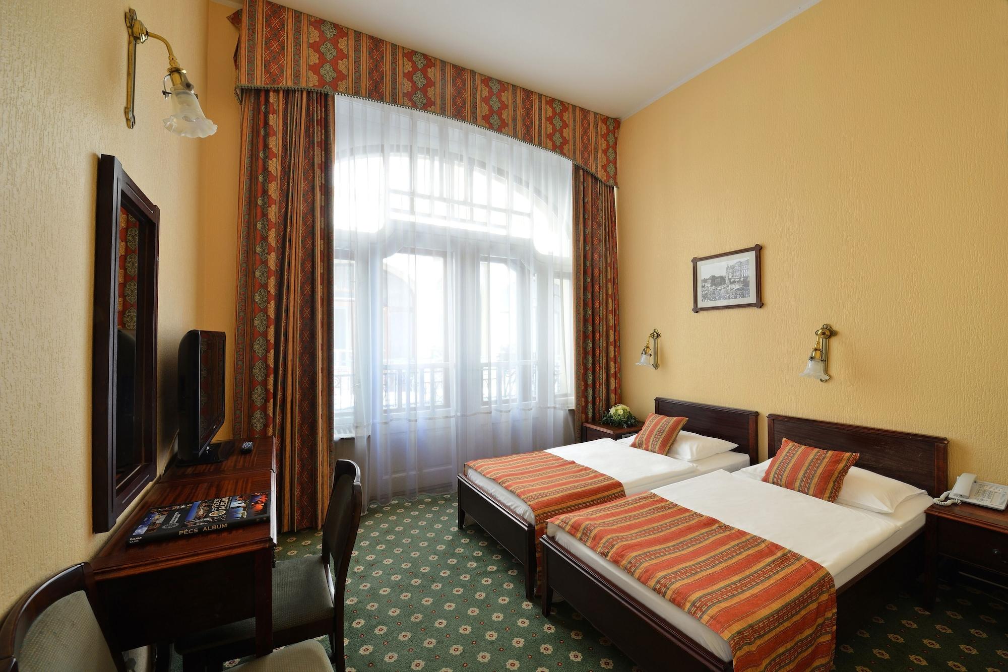 Palatinus Grand Hotel Πετς Εξωτερικό φωτογραφία