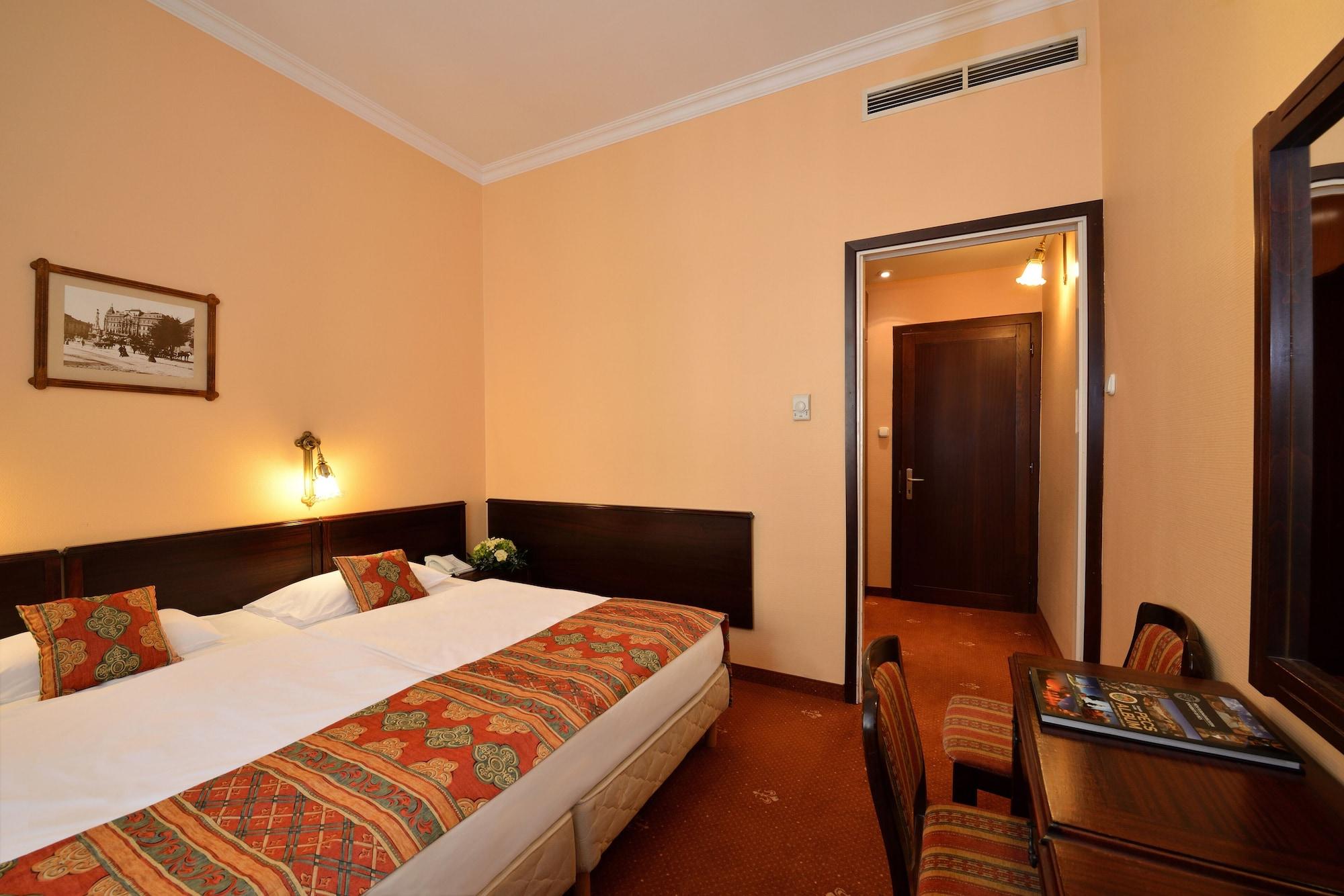 Palatinus Grand Hotel Πετς Εξωτερικό φωτογραφία