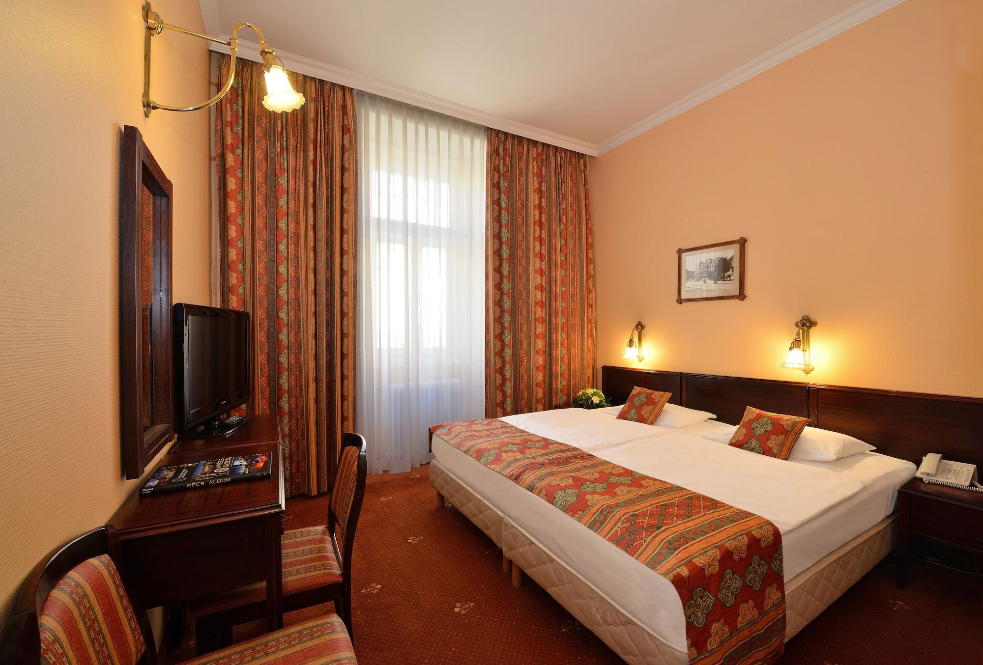 Palatinus Grand Hotel Πετς Εξωτερικό φωτογραφία